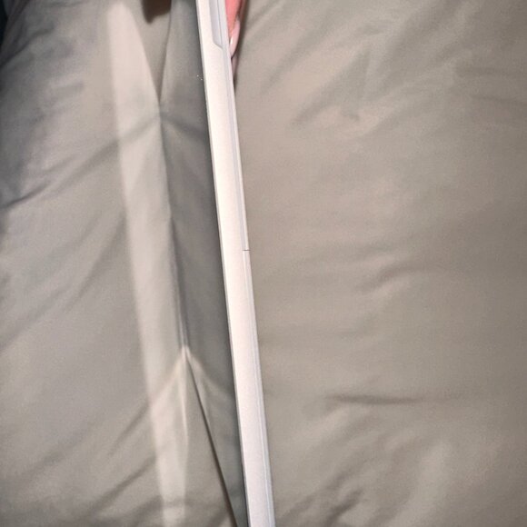 Refurbished NEW Microsoft Surface with attachable keyboard, pen, charger… - Picture 8 of 13